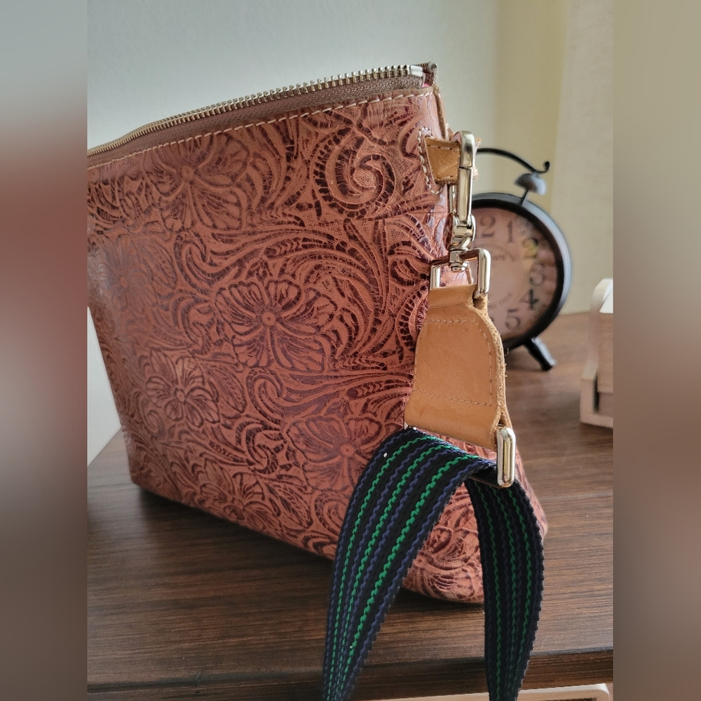 CONSUELA Sally Downtown Genuine Leather Crossbody - Picture 5 of 10